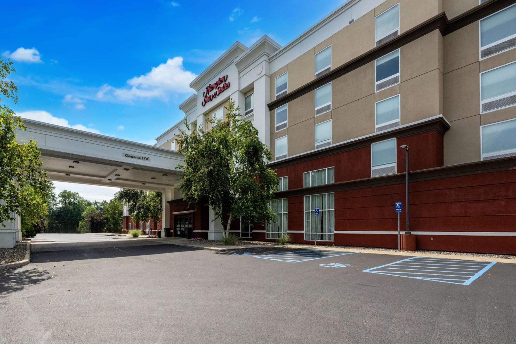 Hampton Inn & Suites Poughkeepsie Spackenkill Exterior photo