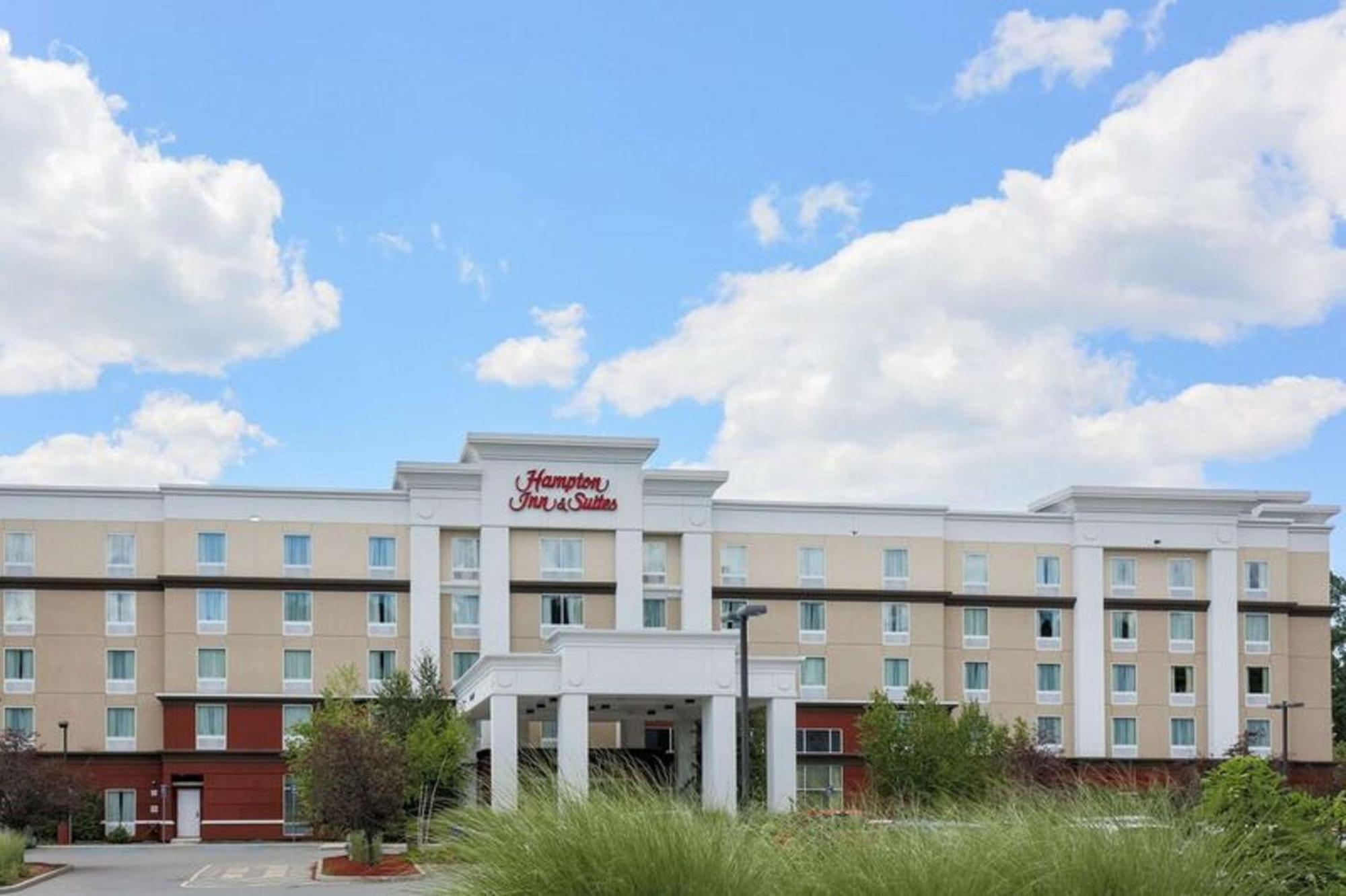 Hampton Inn & Suites Poughkeepsie Spackenkill Exterior photo